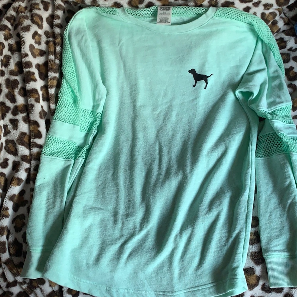 light green long sleeve top
